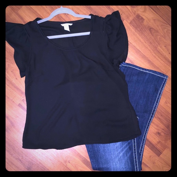 H&M Tops - Flowing Dainty Black Top